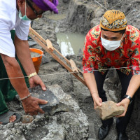 Peletakan Batu Pertama Pembangunan Asrama oleh Dirjen Bimas Hindu