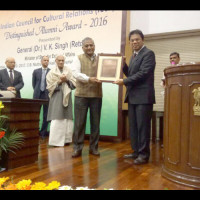 Dirjen Bimas Hindu Menerima Penghargaan "Indian Council For Cultural Relations (ICCR) Distinguish Al