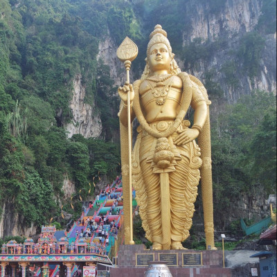 Batu Caves Destinasi Wisata Religi Hindu Terpopuler di Malaysia