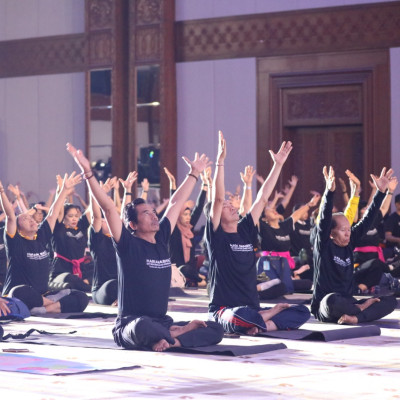 Lebih dari 500 Pengunjung HAB Ke-78 Kemenag Ikuti Yoga Kesehatan Ditjen Bimas Hindu di JCC