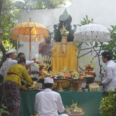 Ditjen Bimas Hindu Adakan Upacara Piodalan di Pura Prajaniti Jakarta