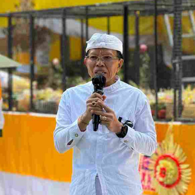 Dharma Wacana di Pura Agung Jagat Kerta, Prof. Duija Ceritakan Kisah Simbolis Inspiratif tentang Cinta