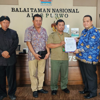 Dukung Aktivitas Keagamaan, Sembahyang di Pura Kawasan Taman Nasional Alas Purwo Kini Bebas Retribusi