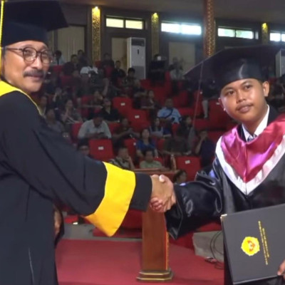 199 Mahasiswa STAHN Mpu Kuturan Diwisuda, Generasi Hindu Baru Siap Berkarya