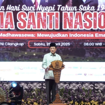 Menag Nasaruddin Umar Ajak Umat Hindu Pererat Hubungan Sosial dan Lingkungan di Puncak Dharmasanti Nasional 2025