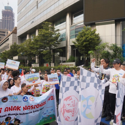 Langkah Kecil Menuju Indonesia Emas: Menag Nasaruddin Jalan Sehat Bareng 1.099 Anak