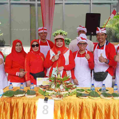 Lomba Hias Tumpeng Meriahkan HUT ke-80 RI, Bimas Hindu Tampilkan Kreativitas dan Kekompakan