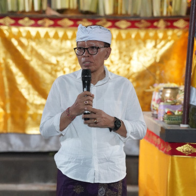 Hadiri Pujawali Pura Adhitya Jaya, Dirjen Bimas Hindu Tekankan Esensi Saraswati Sebagai Pedoman Hidup