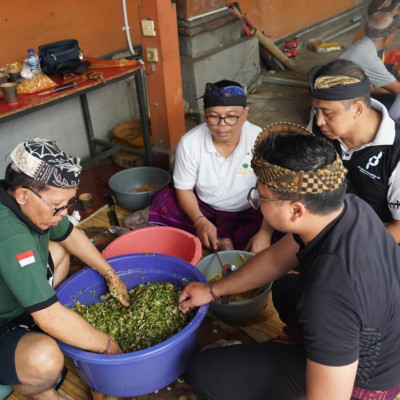 Dalam Rangka Pujawali ke-61, Ditjen Bimas Hindu Gelar Ngelawar Bersama sebagai Wujud Persatuan dan Kebersamaan Umat
