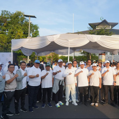 Warga Jawa Tengah Ikuti Fun Walk “Gas Pencatatan Nikah” Bersama Kemenag