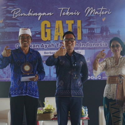 Dengan Program “GATI” Bimas Hindu dan BKKBN Ajak Ayah Jadi Teladan Bagi Anak dan Bangsa
