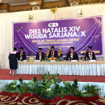 STAH Santika Dharma Malang Gelar Dies Natalis ke-XIV dan Wisuda ke-X, Dirjen Bimas Hindu Sampaikan Orasi Ilmiah