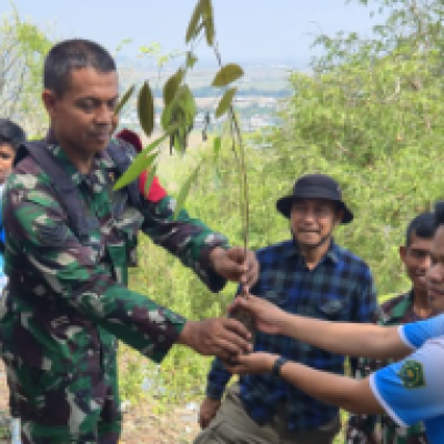 Wujudkan Ekoteologi, Penyuluh Agama Hindu Sidrap Gelar Aksi Peduli Lingkungan