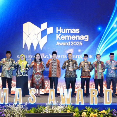 Humas Award 2025, Ditjen Bimas Hindu Raih Penghargaan Publikasi Transformasi Pendidikan & Sistem Layanan Terpadu