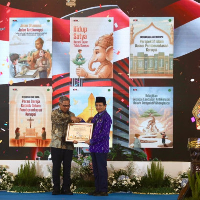 HAKORDIA 2025, Kemenag Raih Dua Penghargaan Nasional dan Luncurkan Enam Buku Antikorupsi Lintas Agama
