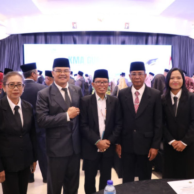 Menteri Agama Serahkan Langsung KMA Guru Besar Rumpun Ilmu Agama kepada 116 Akademisi se-Indonesia
