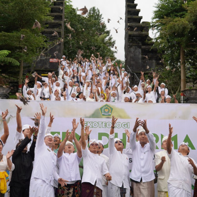 Muliakan Alam, Ditjen Bimas Hindu Pimpin Pelepasan Satwa dan Penanaman Pohon di Gunung Salak