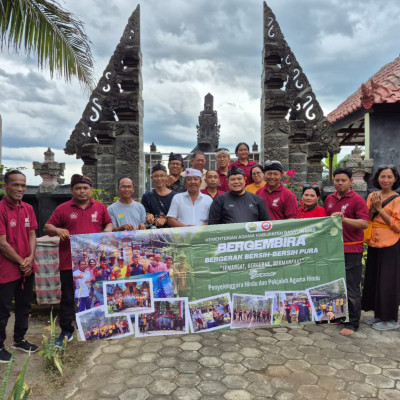 Bergerak Bersih-Bersih Pura Bangkitkan Spirit Kebersamaan, Umat Hindu Banyuwangi Hidupkan Pura Paras Putih
