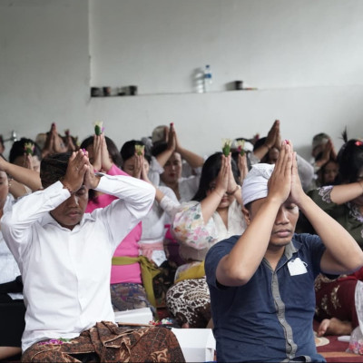 Piodalan Pura Prajaniti Perkuat Harmoni dan Nilai Spiritual Aparatur Ditjen Bimas Hindu