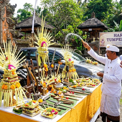 Hari Suci Tumpek Landep: Saat Ketajaman Bukan Lagi Soal Benda, Melainkan Budi Pekerti
