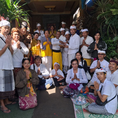 Pererat Solidaritas, Bimas Hindu KanKemenag Lobar Gelar Persembahyangan Tiga Bulanan dan Pelaksanaan Rsi Yadnya