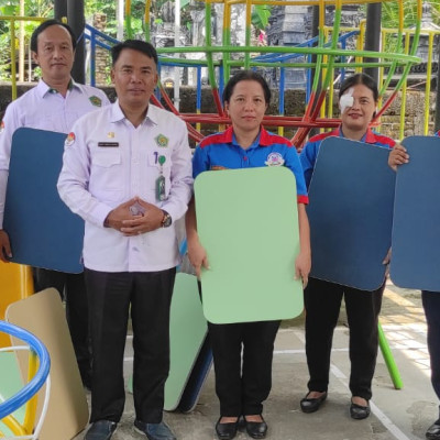 Bersama Majukan Pendidikan Hindu, Pratama Widyalaya Kondho Bumi Terima Bantuan Meja Belajar
