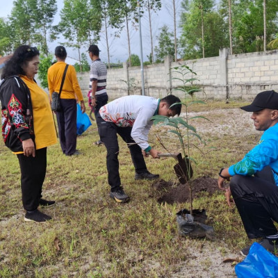 Tanam Pohon, Tebar Keharmonisan: Langkah Nyata Ekoteologi Hindu di Kota Palangkaraya