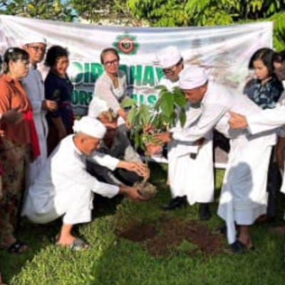 Tumpek Uduh Jadi Pengingat Harmoni Manusia dan Alam di Tengah Krisis Lingkungan