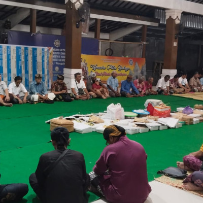 Mengurai Keruwetan Global lewat Filosofi Kendho ing Ruwet di Pura Banguntapan