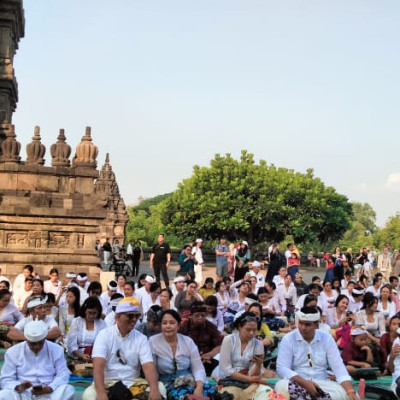 Rayakan Kemenangan Dharma di Candi Prambanan, Umat Hindu DIY Perkuat Semangat Moderasi Beragama