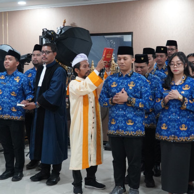 Perkuat Profesionalisme, 23 Pegawai Bimas Hindu Disumpah Menjadi Pejabat Fungsional
