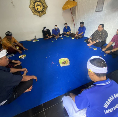 Jelang Hari Suci Kuningan, Pembinaan Rohani Bekali Warga Binaan di lapas dengan Nilai-Nilai Dharma