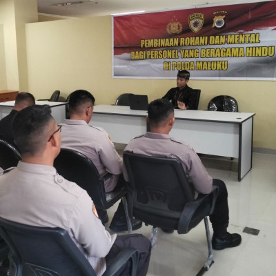 Tanamkan Nilai Dharma, Penyuluh Agama Hindu Perkuat Integritas Personel Polda Maluku