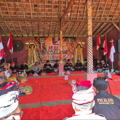 Rayakan HUT ke-28, Pecalang Banyuwangi Perkuat Komitmen Pengabdian Humanis