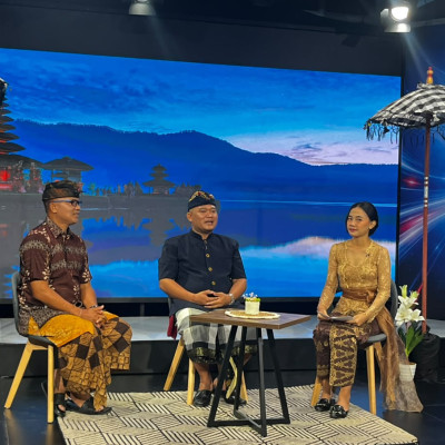 Gawai Pintar, Moral Tangguh! Penyuluh Kemenag Kendari Gaungkan Catur Guru di Mimbar TVRI Sultra