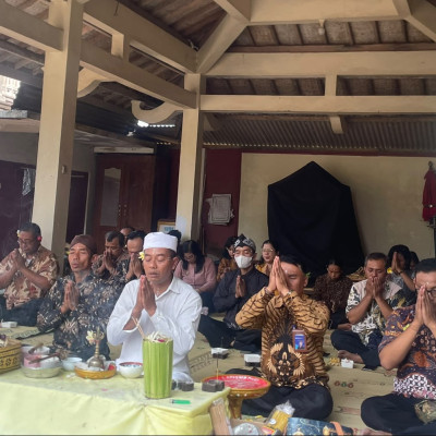Tradisi Ngukup Tetap Lestari, Kearifan Leluhur Jaga Kesucian Tirta di Tengah Modernisasi