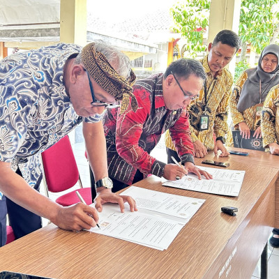Tanamkan Nilai Kebinekaan, Parisada Hindu Dharma Indonesia dan Balai Penelitian dan Pengembangan Agama Semarang Jalin Kerja Sama Strategis