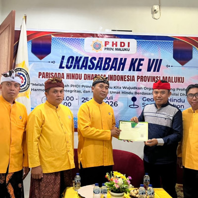 Perluas Perlindungan Tokoh Agama, Pengurus Parisada Hindu Dharma Indonesia se-Maluku Terima Kartu Kepesertaan Jaminan Sosial