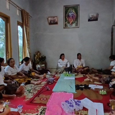 Gelorakan Semangat Penjaga Dharma, Penyuluh Agama Hindu Tulang Bawang Berikan Pencerahan kepada Wanita Hindu Dharma Indonesia