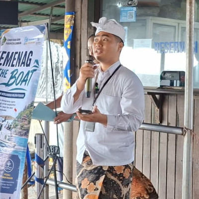 Merajut Kerukunan Lintas Budaya, Layanan Berjalan Kelompok Kerja Penyuluh Klungkung Pukau Pelancong Asal Prancis
