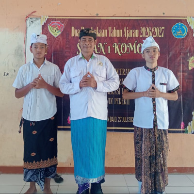 Dharma Widya Tanamkan Nilai Saraswati kepada Siswa Hindu SMAN 1 Komodo