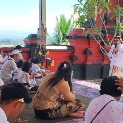 Piodalan Pura Mandala Giri: Menemukan Kembali Kemurnian Raga dan Jiwa Lewat Hakikat Yajña yang Tulus Ikhlas Tanpa Pamrih