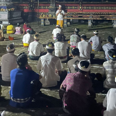 Kemenag Pesisir Barat Padukan Tri Kaya Parisudha dan Doa Kebangsaan untuk Perkuat Nasionalisme Umat Hindu