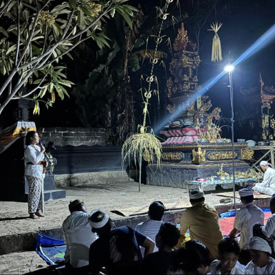 Penyuluh Kemenag Ajak Umat Pahami Makna Ulap Ngambe, Perkuat Sradha dan Bhakti