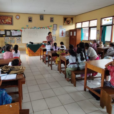 Bentuk Karakter Spiritual Sejak Dini, Kemenag Bangli Edukasi Tunas Muda Hindu Tata Cara Persembahyangan