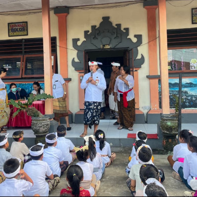 Tumpek Krulut Tak Sekadar Ritual, Siswa SD Negeri 1 Banjarangkan Diajak Terapkan Cinta Kasih dan Toleransi