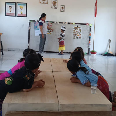 Tanamkan Tri Kaya Parisudha Sejak Dini, Kemenag Karangasem Edukasi Anak TK melalui Permainan