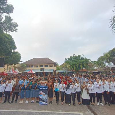 Cegah Bullying dan Bijak Bersosmed, Ratusan Siswa SMKN 1 Klungkung Dibekali Ajaran Tat Twam Asi