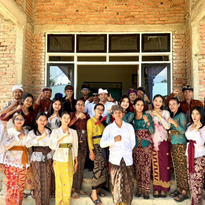 Merdeka dalam Dharma: Sinergi Siswa dan Mahasiswa KKN Warnai Peringatan HUT RI di Kolaka Timur