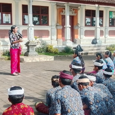 Penguatan Karakter Remaja Hindu: Kemenag Karangasem Edukasi Siswa SMPN Satu Atap Buntuan Kelola Emosi Berlandaskan Viveka
